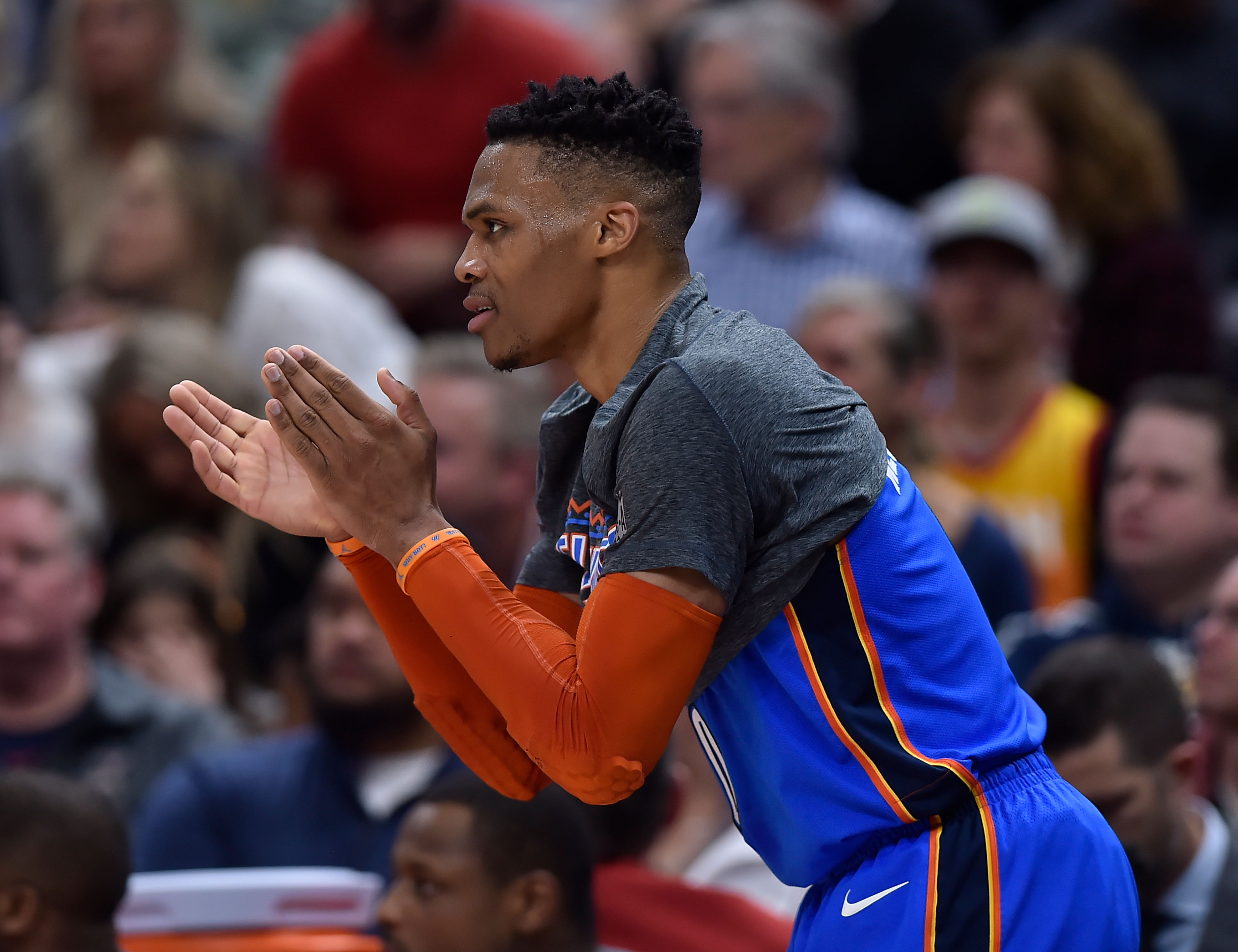 队凭借其先 队凭借其先