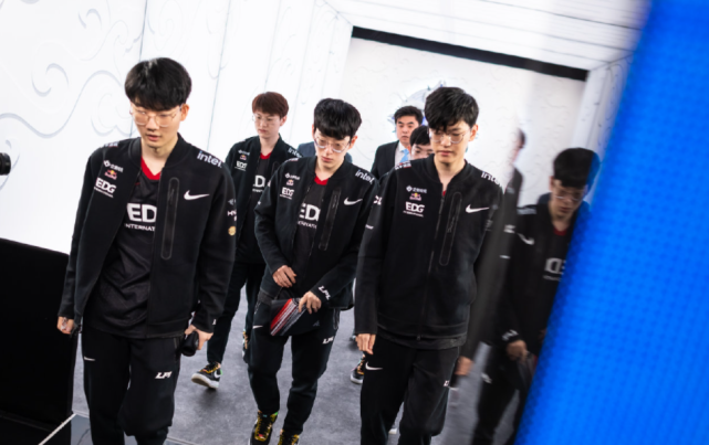 在总结去年 在总结去年