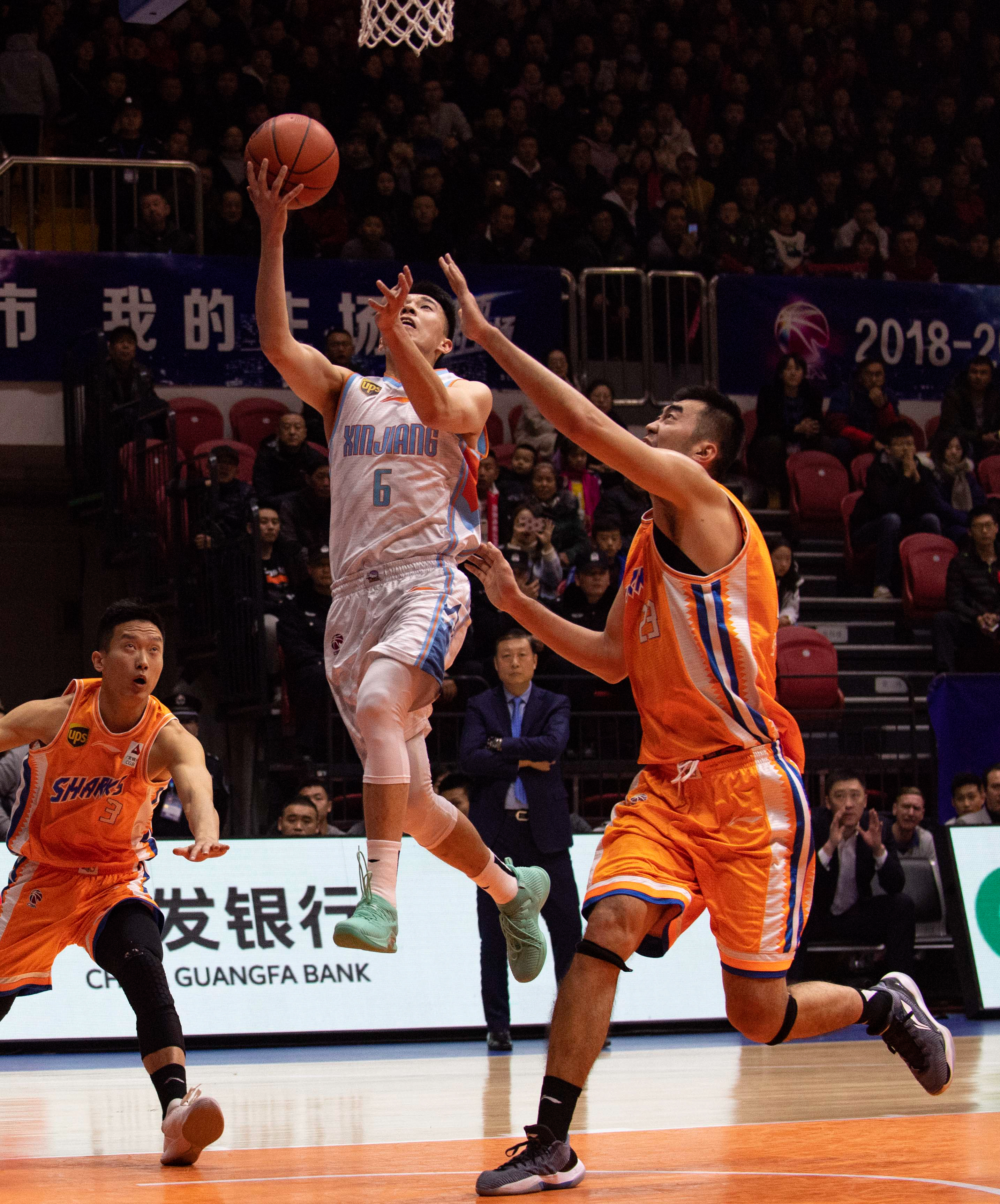 这位年轻人 这位年轻人